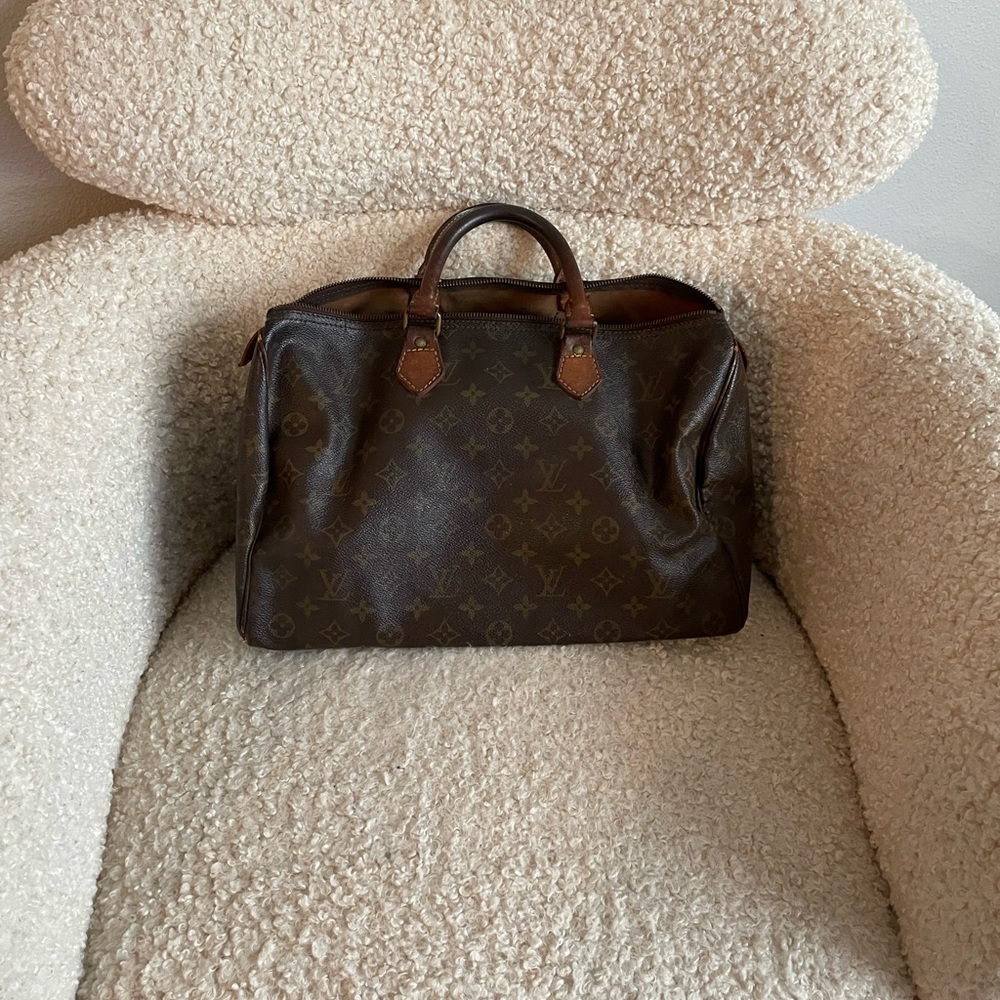 Authentic Louis Vuitton speedy bag